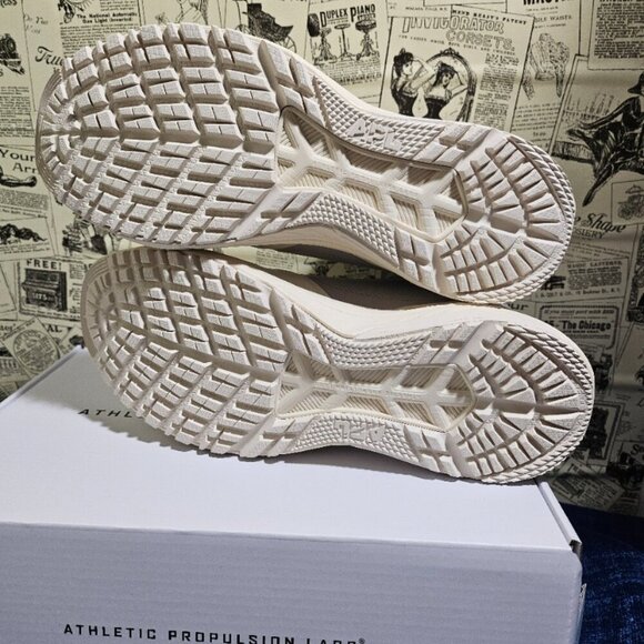 NEW APL Techloom Defender Boots Women 6.5 Athletic Propulsion Labs - Picture 5 of 7